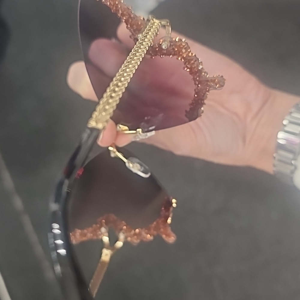 NWT Brown Butterfly Sunglasses Comes in box and with Sunglasses protect pouch - Picture 5 of 5